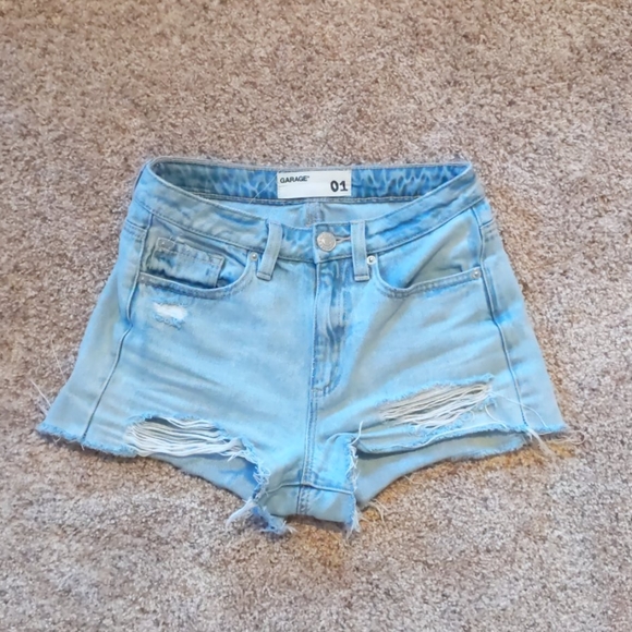Distressed Mom shorts - Picture 1 of 3
